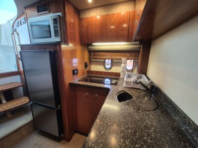 Cruisers Yachts 390 Coupe 24