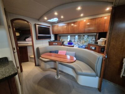 Cruisers Yachts 390 Coupe 35