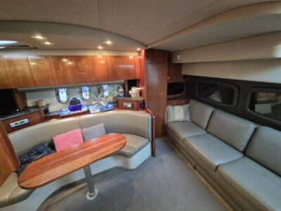 Cruisers Yachts 390 Coupe 36