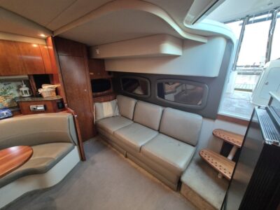 Cruisers Yachts 390 Coupe 37