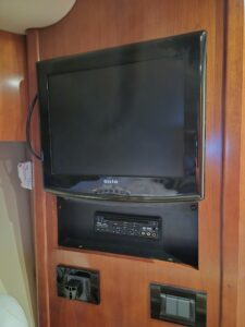 Cruisers Yachts 390 Coupe 38