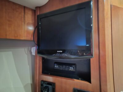 Cruisers Yachts 390 Coupe 39