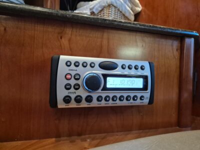 Cruisers Yachts 390 Coupe 40