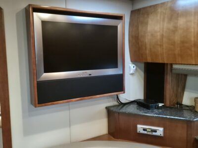 Cruisers Yachts 390 Coupe 42