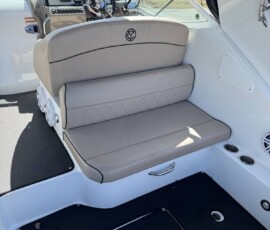 Cruisers Yachts 310 Express 18