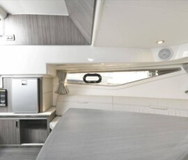 Sea Ray 320 Sundancer 13