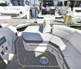 Sea Ray 320 Sundancer 19