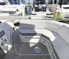 Sea Ray 320 Sundancer 24