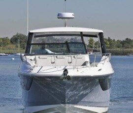 Sea Ray 320 Sundancer 9